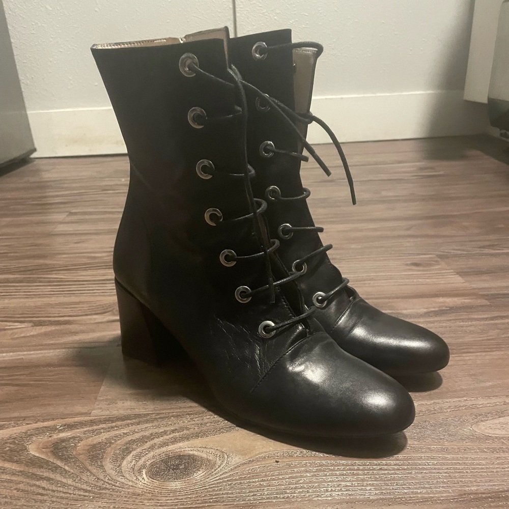 Alexachung lace up heeled boots